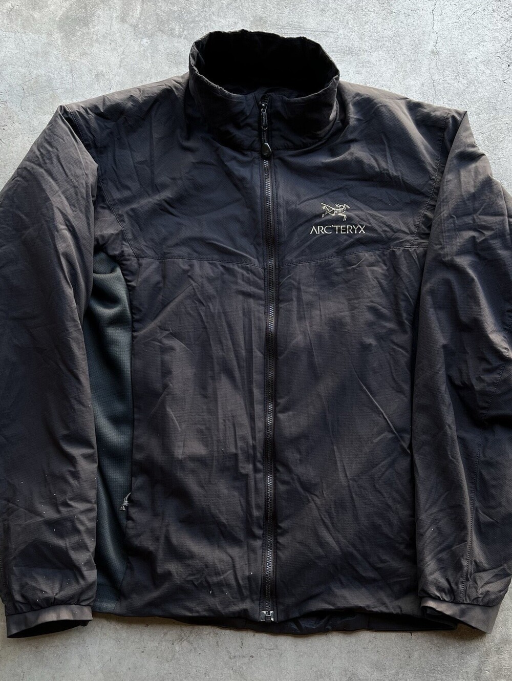 Arc'teryx Men's Atom LT Lightweight Mid-layer Jacket - Black - Size Small Zip